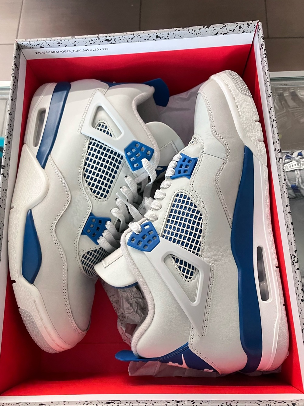Air Jordan 4 Retro Military Blue Size 11 - Picture 8 of 9